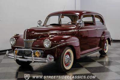1941 Ford Deluxe Tudor Sedan