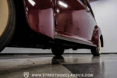 1941 Ford Deluxe Tudor Sedan