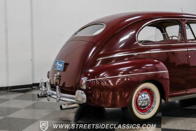 1941 Ford Deluxe Tudor Sedan