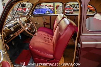 1941 Ford Deluxe Tudor Sedan