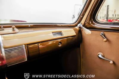 1941 Ford Deluxe Tudor Sedan