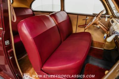 1941 Ford Deluxe Tudor Sedan