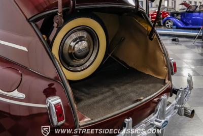 1941 Ford Deluxe Tudor Sedan