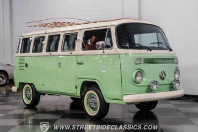 1994 Volkswagen Type 2 13 Window Deluxe Bus