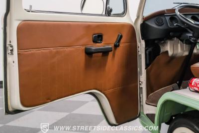 1994 Volkswagen Type 2 13 Window Deluxe Bus