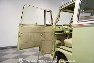 1968 Volkswagen Type 2 23 Window Deluxe Camper