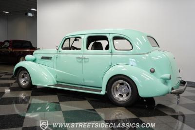 1937 Chevrolet Master Deluxe Sedan Restomod
