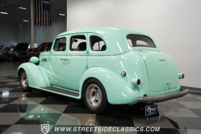 1937 Chevrolet Master Deluxe Sedan Restomod