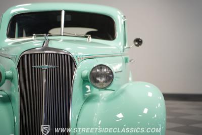 1937 Chevrolet Master Deluxe Sedan Restomod