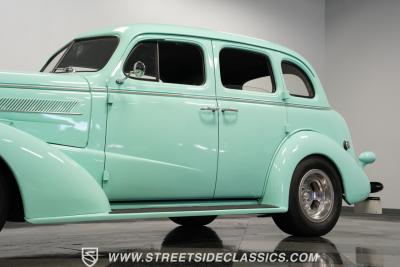 1937 Chevrolet Master Deluxe Sedan Restomod