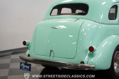 1937 Chevrolet Master Deluxe Sedan Restomod