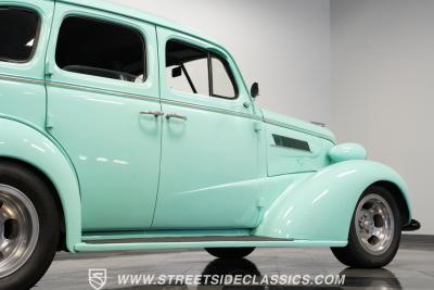 1937 Chevrolet Master Deluxe Sedan Restomod