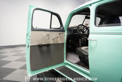 1937 Chevrolet Master Deluxe Sedan Restomod