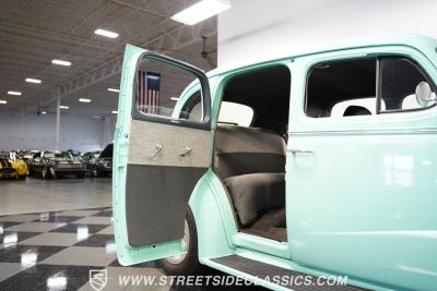 1937 Chevrolet Master Deluxe Sedan Restomod