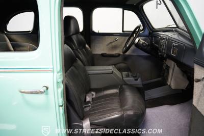 1937 Chevrolet Master Deluxe Sedan Restomod