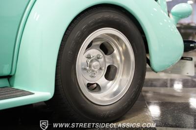 1937 Chevrolet Master Deluxe Sedan Restomod