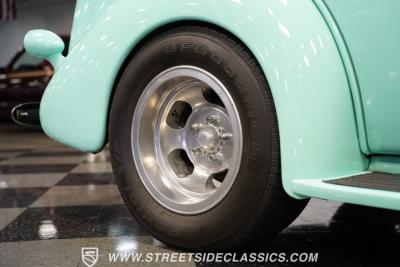 1937 Chevrolet Master Deluxe Sedan Restomod