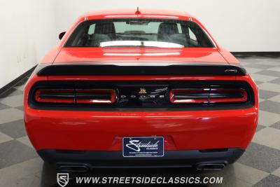 2016 Dodge Challenger R/T Scat Pack 392 Shaker