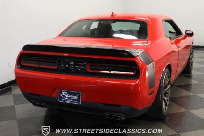 2016 Dodge Challenger R/T Scat Pack 392 Shaker