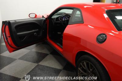2016 Dodge Challenger R/T Scat Pack 392 Shaker