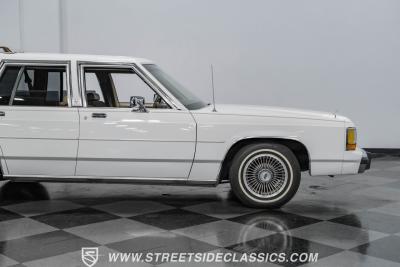 1990 Ford LTD Crown Victoria Wagon