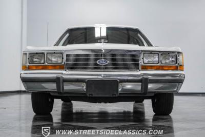 1990 Ford LTD Crown Victoria Wagon