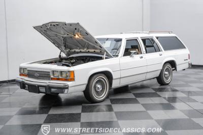 1990 Ford LTD Crown Victoria Wagon