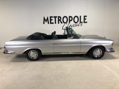 1970 Mercedes - Benz 200 series