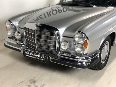 1970 Mercedes - Benz 200 series