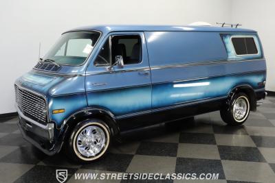 1977 Dodge D200 Van