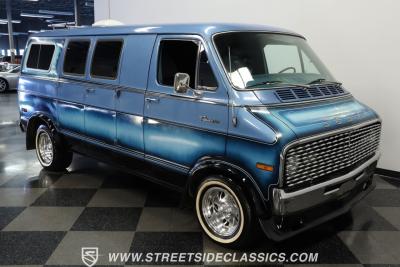 1977 Dodge D200 Van