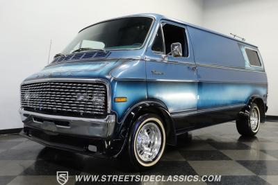 1977 Dodge D200 Van