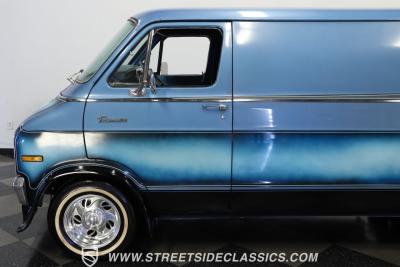 1977 Dodge D200 Van