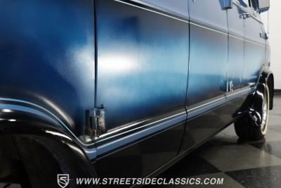 1977 Dodge D200 Van