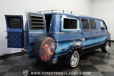 1977 Dodge D200 Van