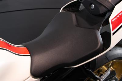 2023 Yamaha R1 60&deg;th ANNIVERSARIO