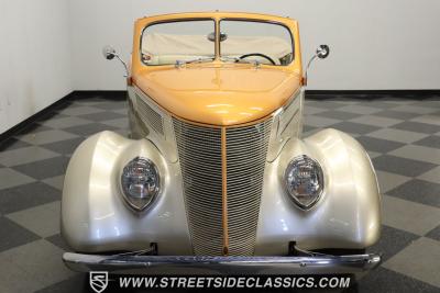 1937 Ford Cabriolet Rumble Seat