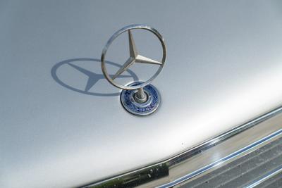 2000 Mercedes - Benz E430 V8