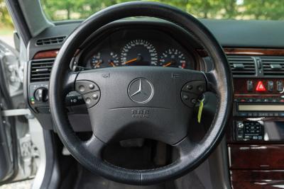 2000 Mercedes - Benz E430 V8