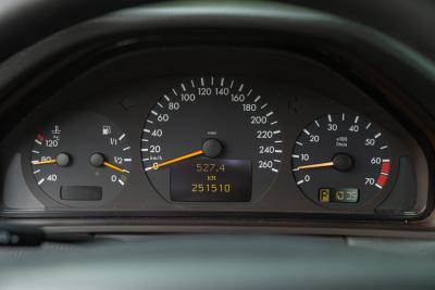 2000 Mercedes - Benz E430 V8