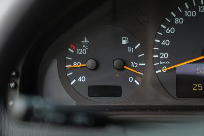 2000 Mercedes - Benz E430 V8