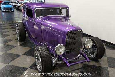 1932 Ford 5-Window Coupe