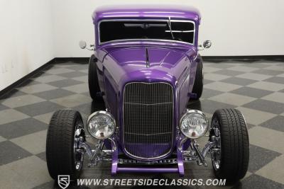 1932 Ford 5-Window Coupe