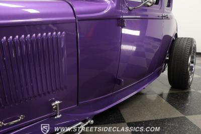 1932 Ford 5-Window Coupe