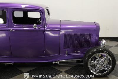 1932 Ford 5-Window Coupe
