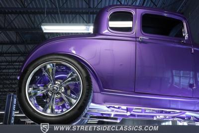 1932 Ford 5-Window Coupe