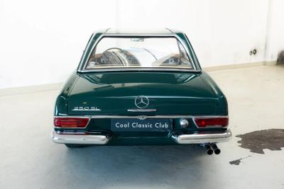 1967 Mercedes - Benz 250 SL &#039;Factory 5 Speed