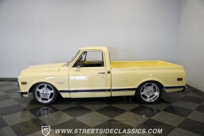 1969 Chevrolet C10 Big Window Restomod