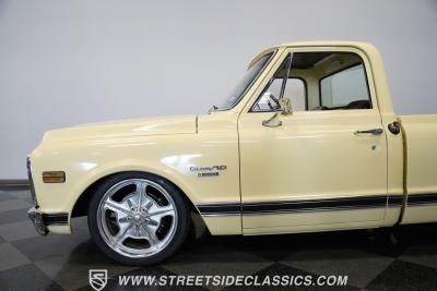 1969 Chevrolet C10 Big Window Restomod