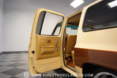1987 GMC Suburban Custom
